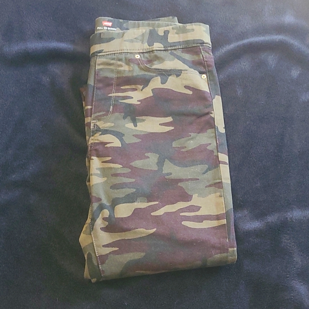 Levi's Camo Skinny Jeans